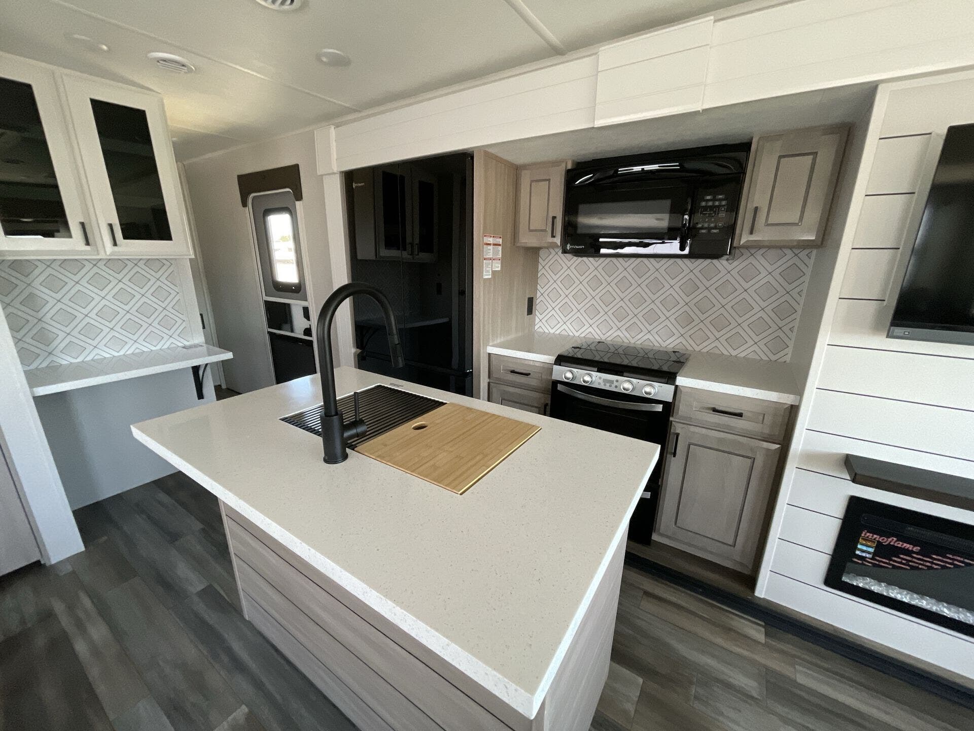 2026 Highland Ridge Open Range 322RLS - New Travel Trailer For Sale by McClain's RV Rockwall in Rockwall, Texas