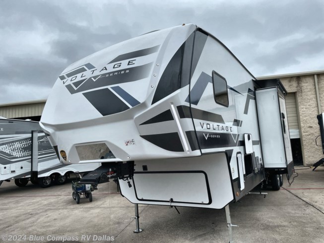 2024 Dutchmen Voltage V-Series 3600 - New Fifth Wheel For Sale by Blue Compass RV Dallas in Mesquite, Texas