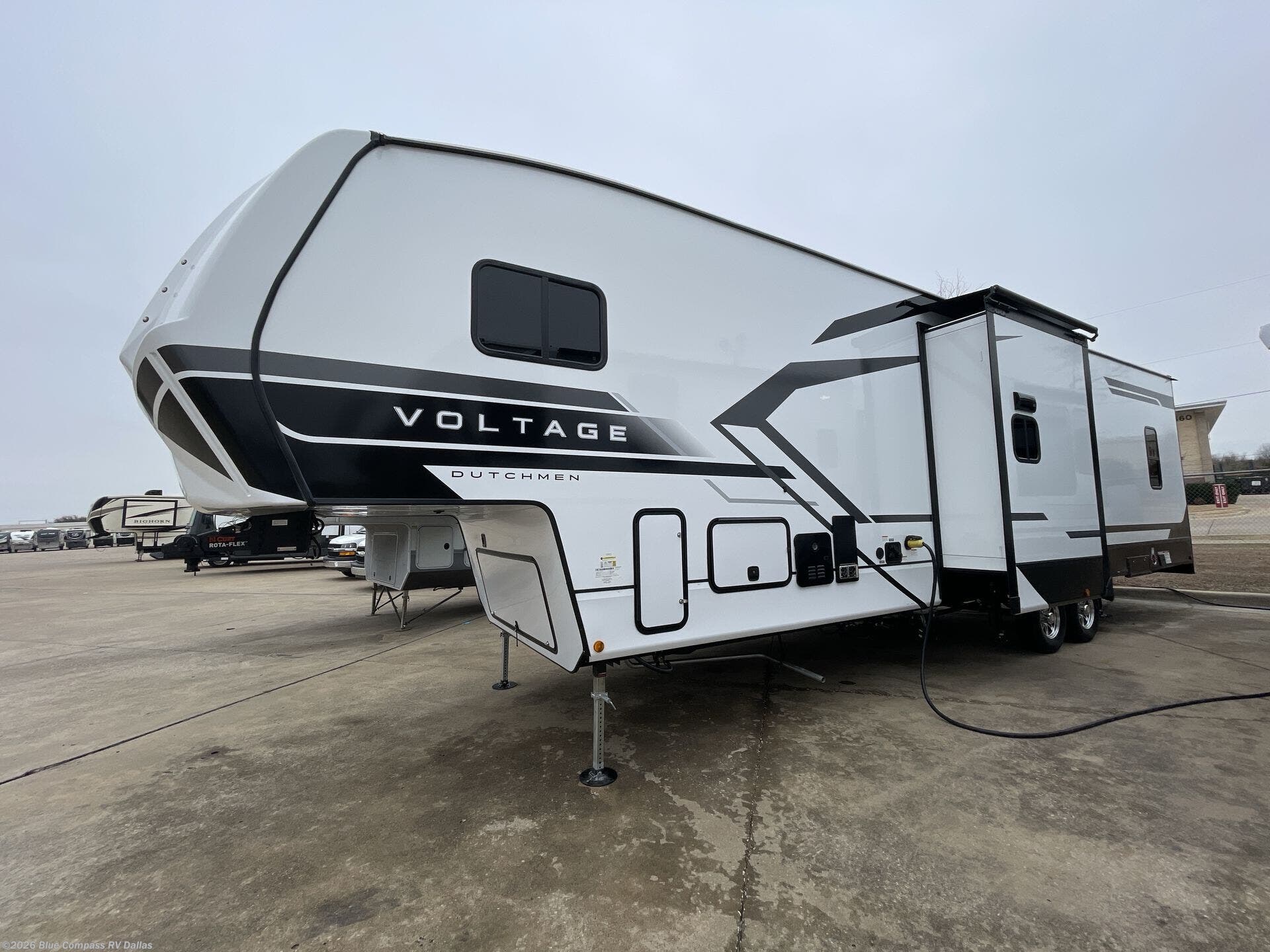 2025 Dutchmen Voltage V-Series 3500 - New Fifth Wheel For Sale by Blue Compass RV Dallas in Mesquite, Texas