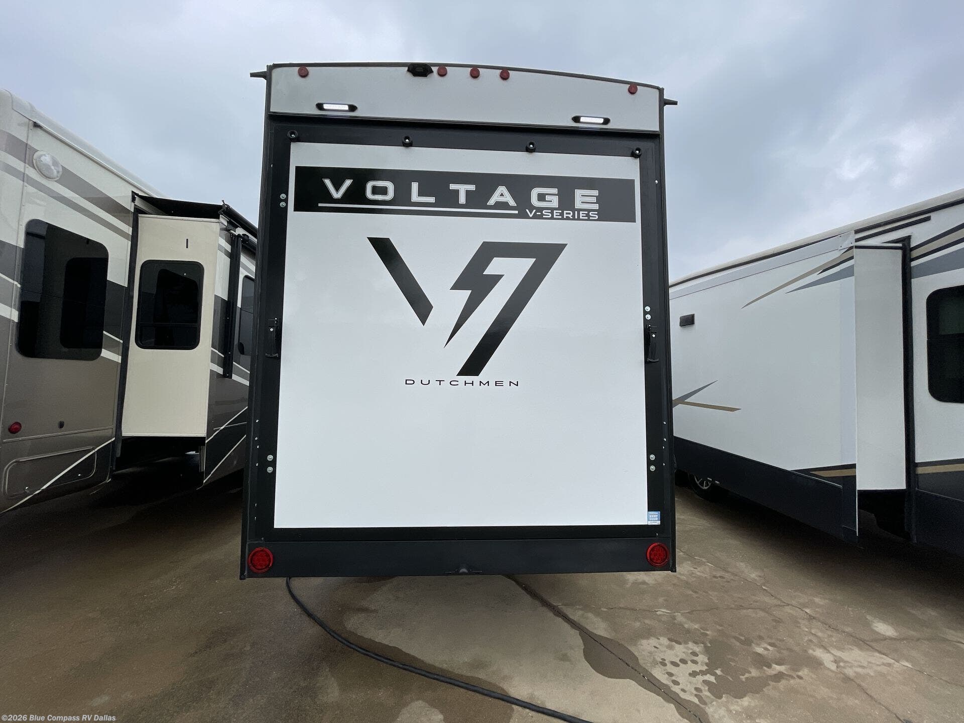 New 2025 Dutchmen Voltage V-Series 3600 available in Mesquite, Texas
