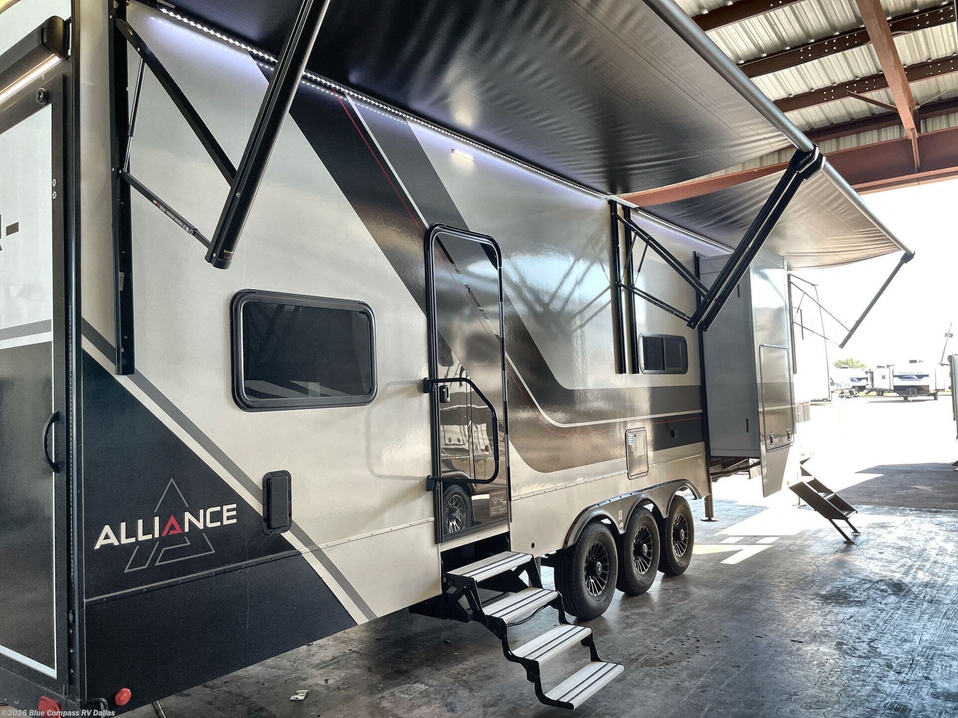 New 2025 Alliance RV Valor 40V13 available in Mesquite, Texas