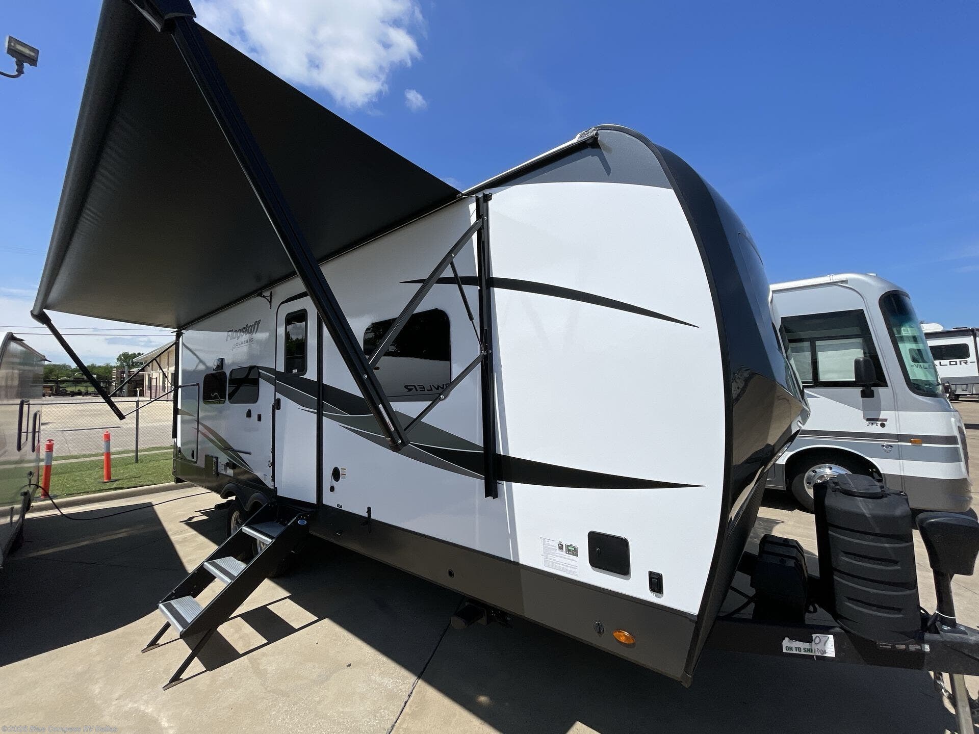 2025 Flagstaff Classic 826KBS by Forest River from Blue Compass RV Dallas in Mesquite, Texas