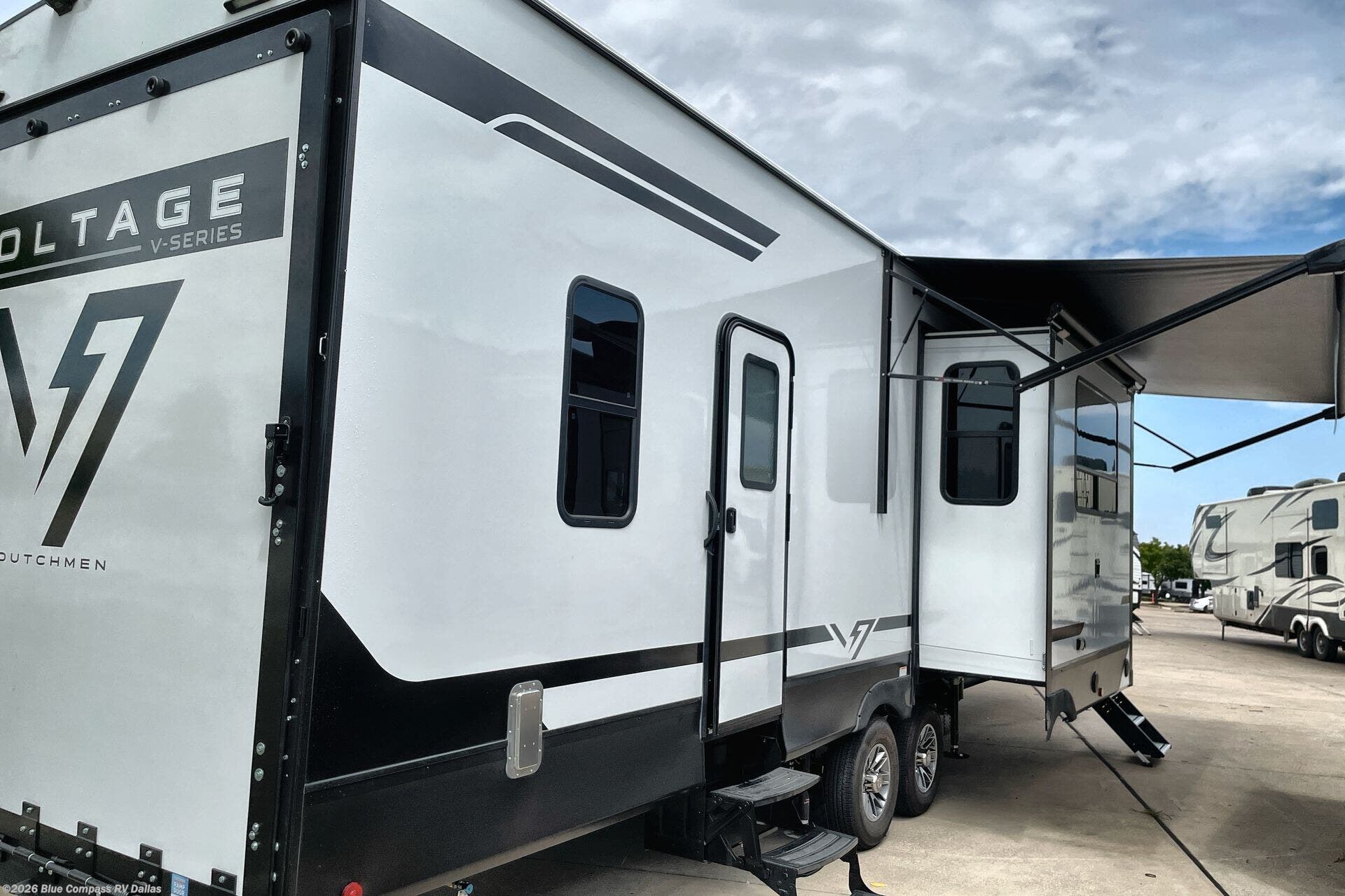 New 2026 Dutchmen Voltage V-Series 3850 available in Mesquite, Texas