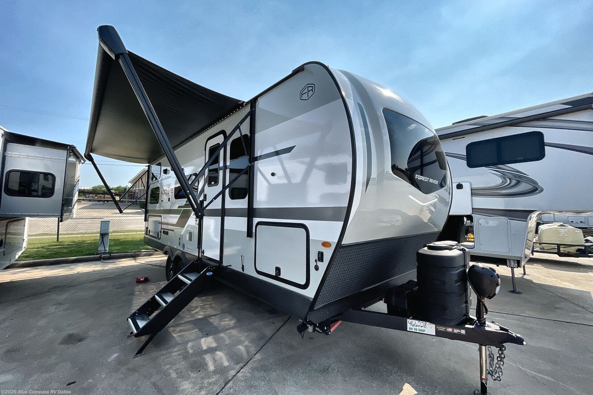 2026 Flagstaff Micro Lite 25BRDS by Forest River from Blue Compass RV Dallas in Mesquite, Texas