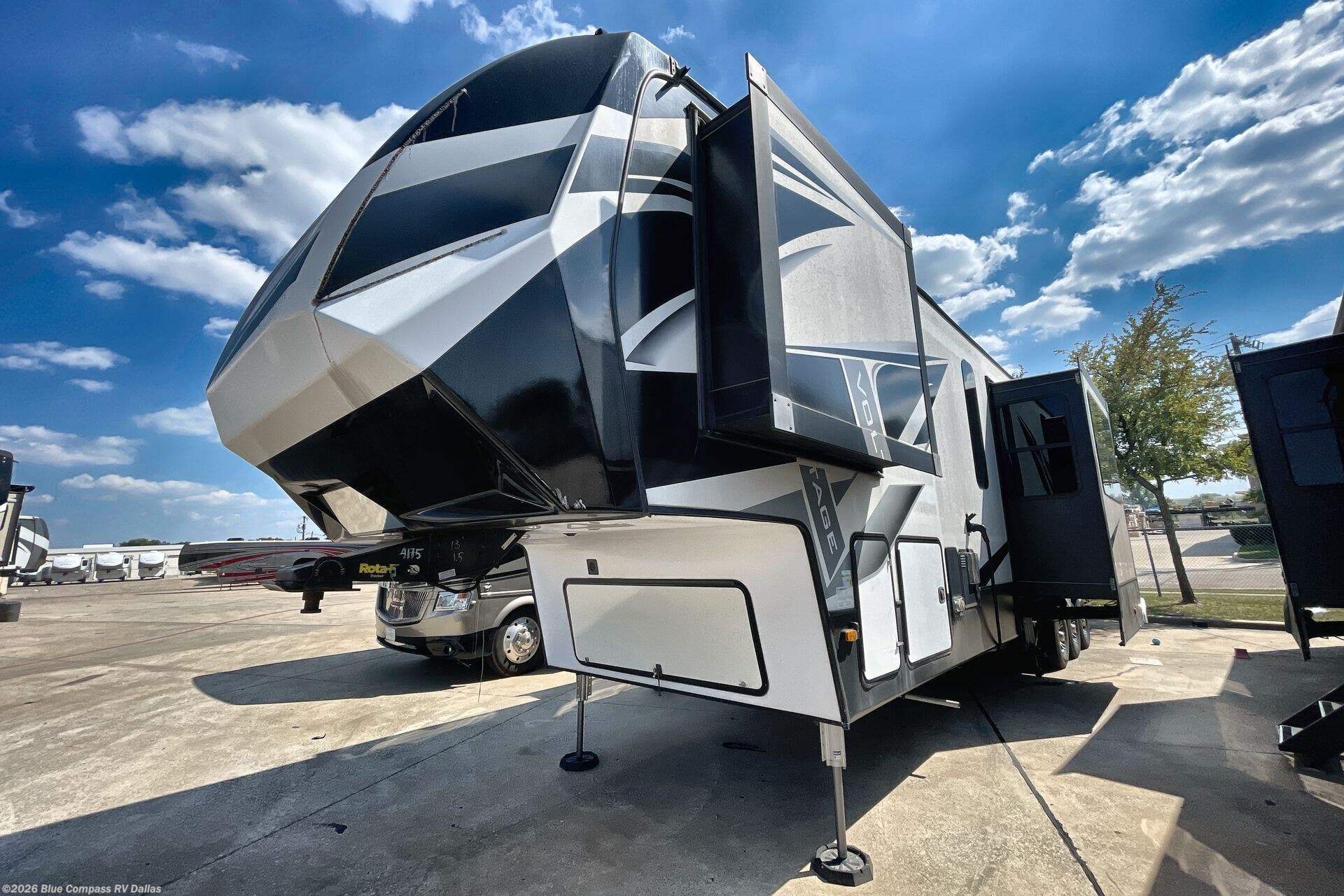 Used 2021 Dutchmen Voltage 4175 available in Mesquite, Texas