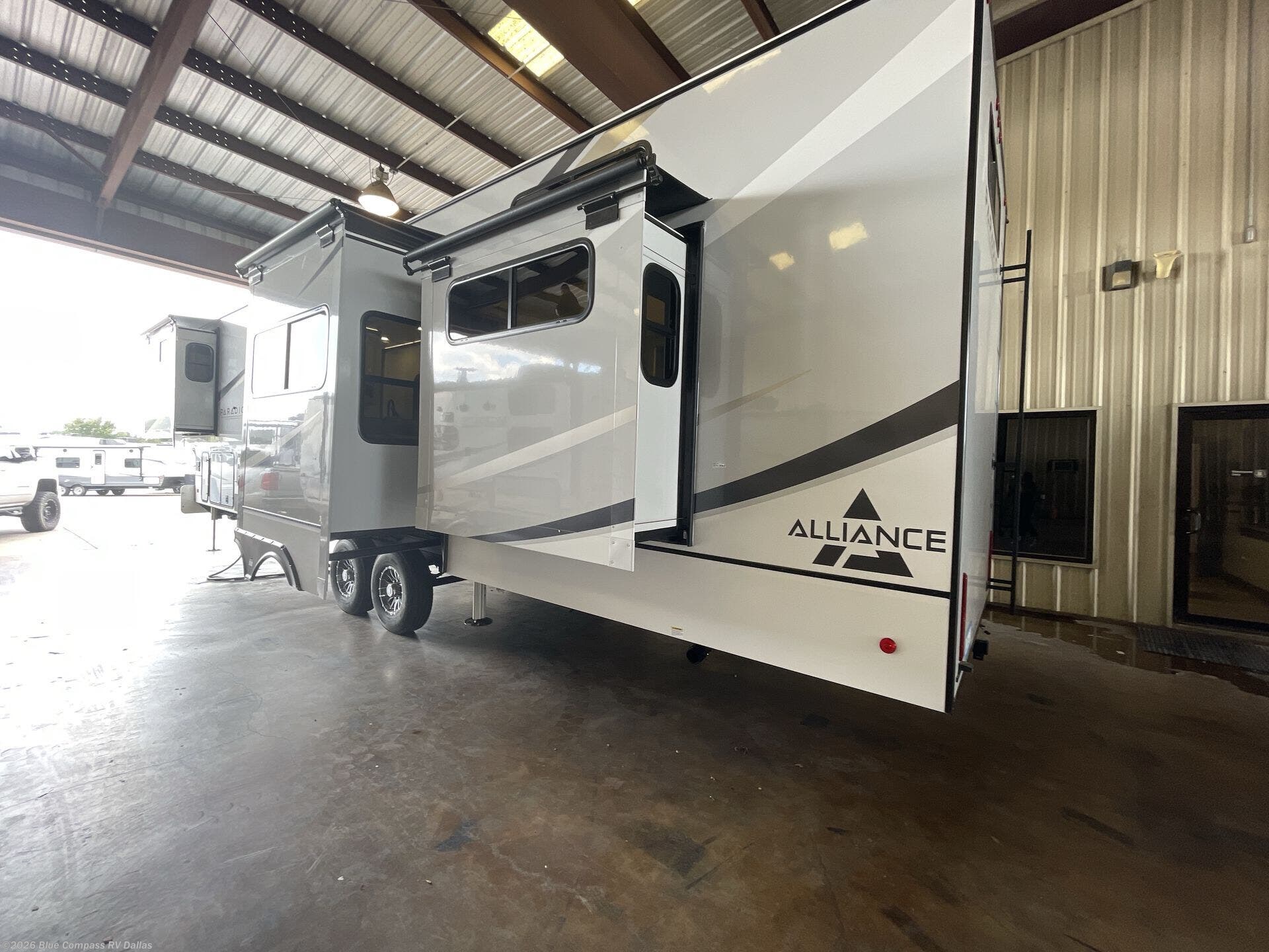 2024 Paradigm 395DS by Alliance RV from Blue Compass RV Dallas in Mesquite, Texas