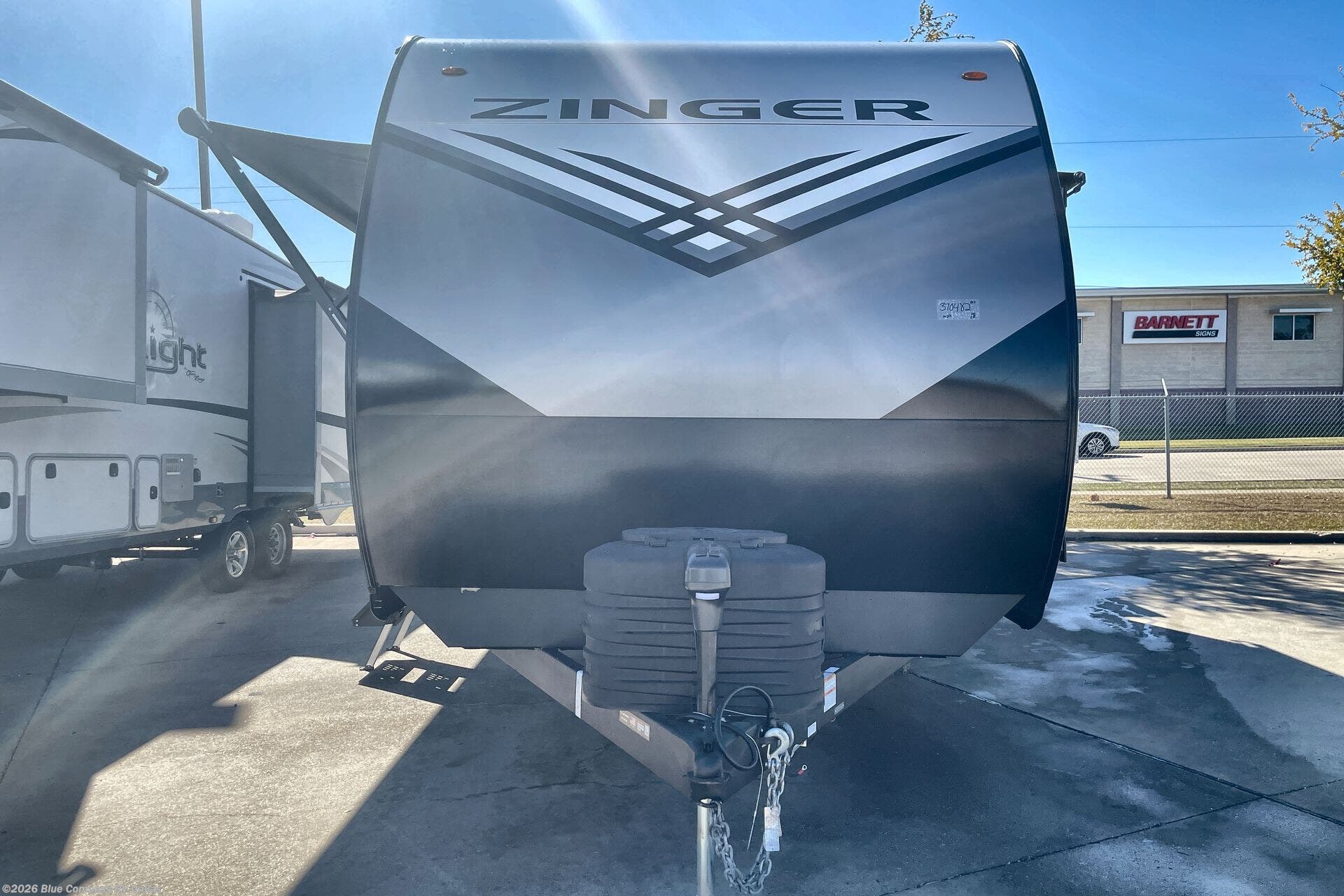 2026 Zinger 320FB by CrossRoads from Blue Compass RV Dallas in Mesquite, Texas