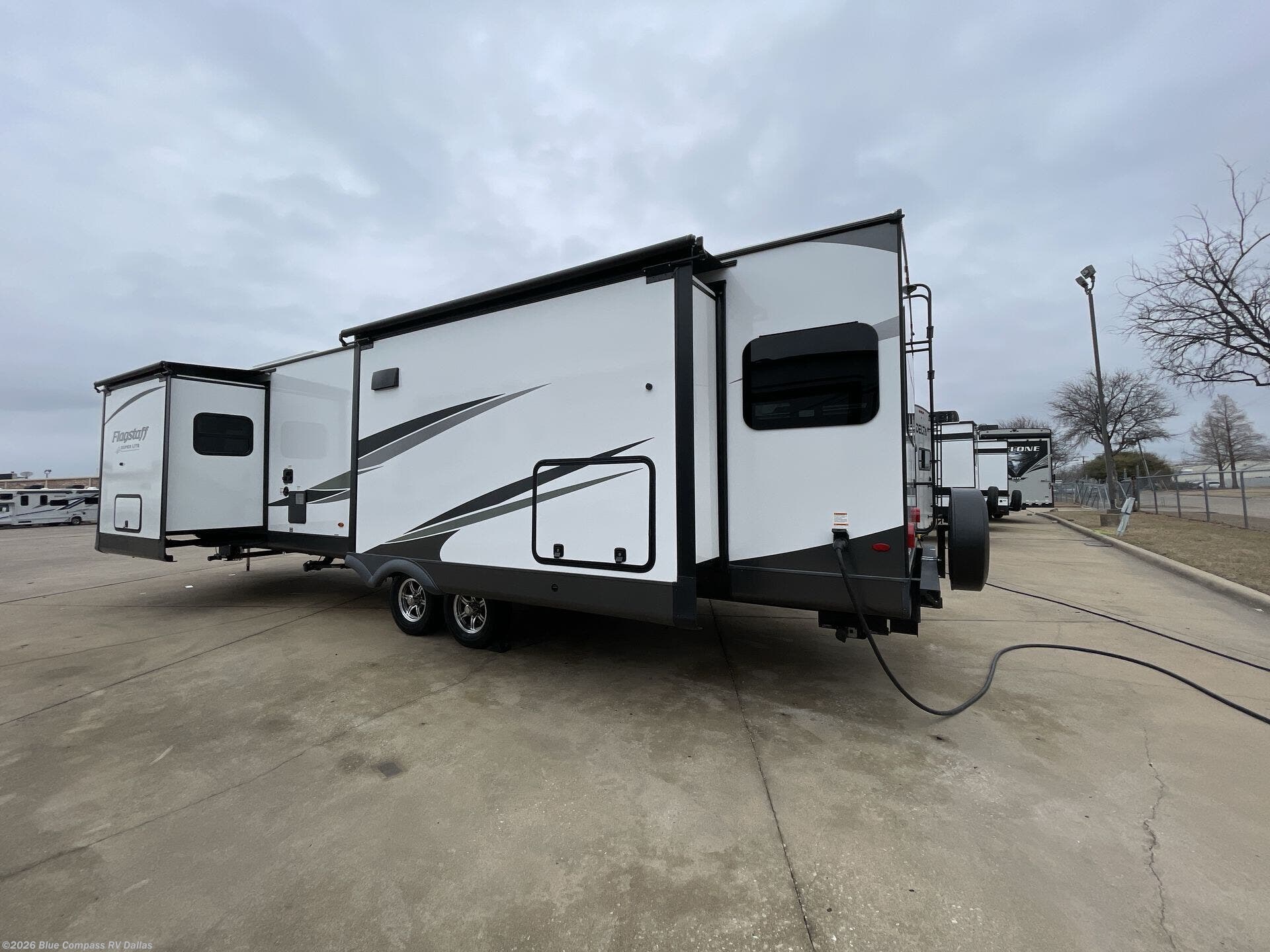 New 2025 Forest River Flagstaff Super Lite 29RLBS available in Mesquite, Texas