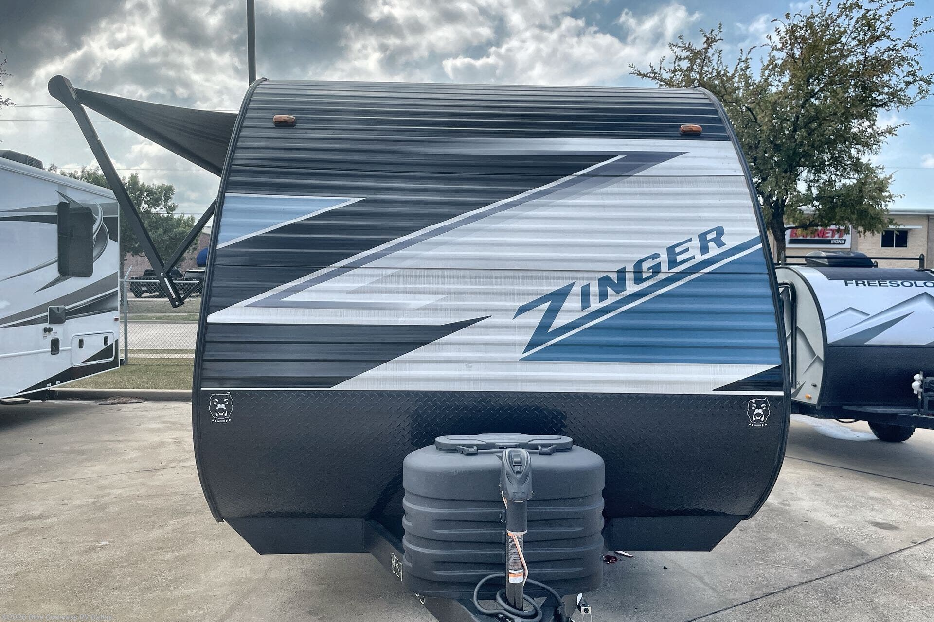2025 Zinger Lite 211RD by CrossRoads from Blue Compass RV Dallas in Mesquite, Texas