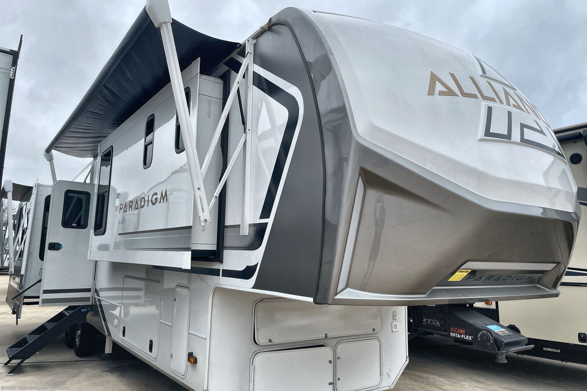 2025 Paradigm 370FB by Alliance RV from Blue Compass RV Dallas in Mesquite, Texas