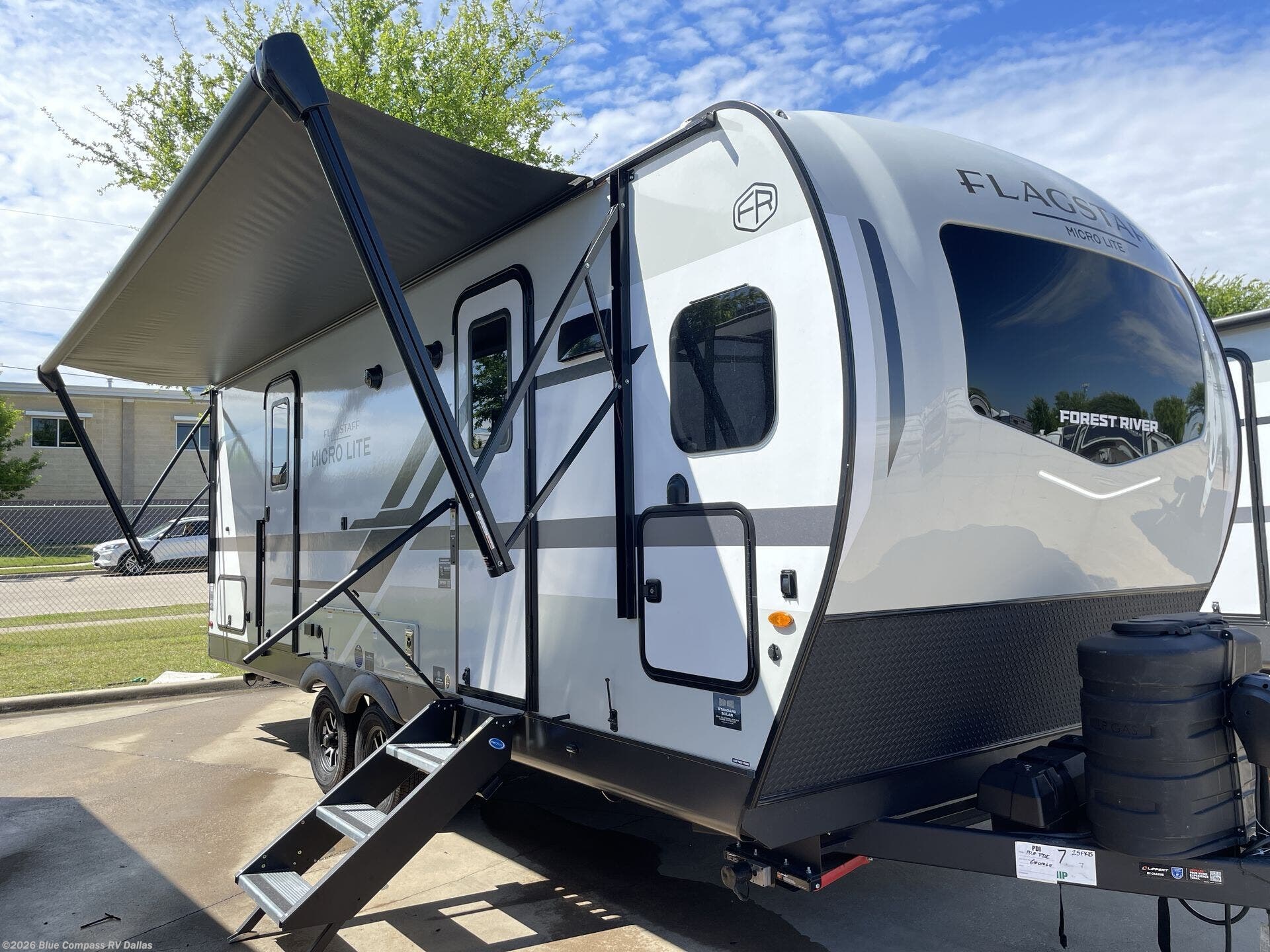2026 Flagstaff Micro Lite 25FKB by Forest River from Blue Compass RV Dallas in Mesquite, Texas