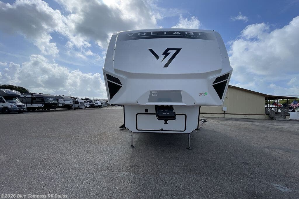 New 2025 Dutchmen Voltage V-Series 3800 available in Mesquite, Texas
