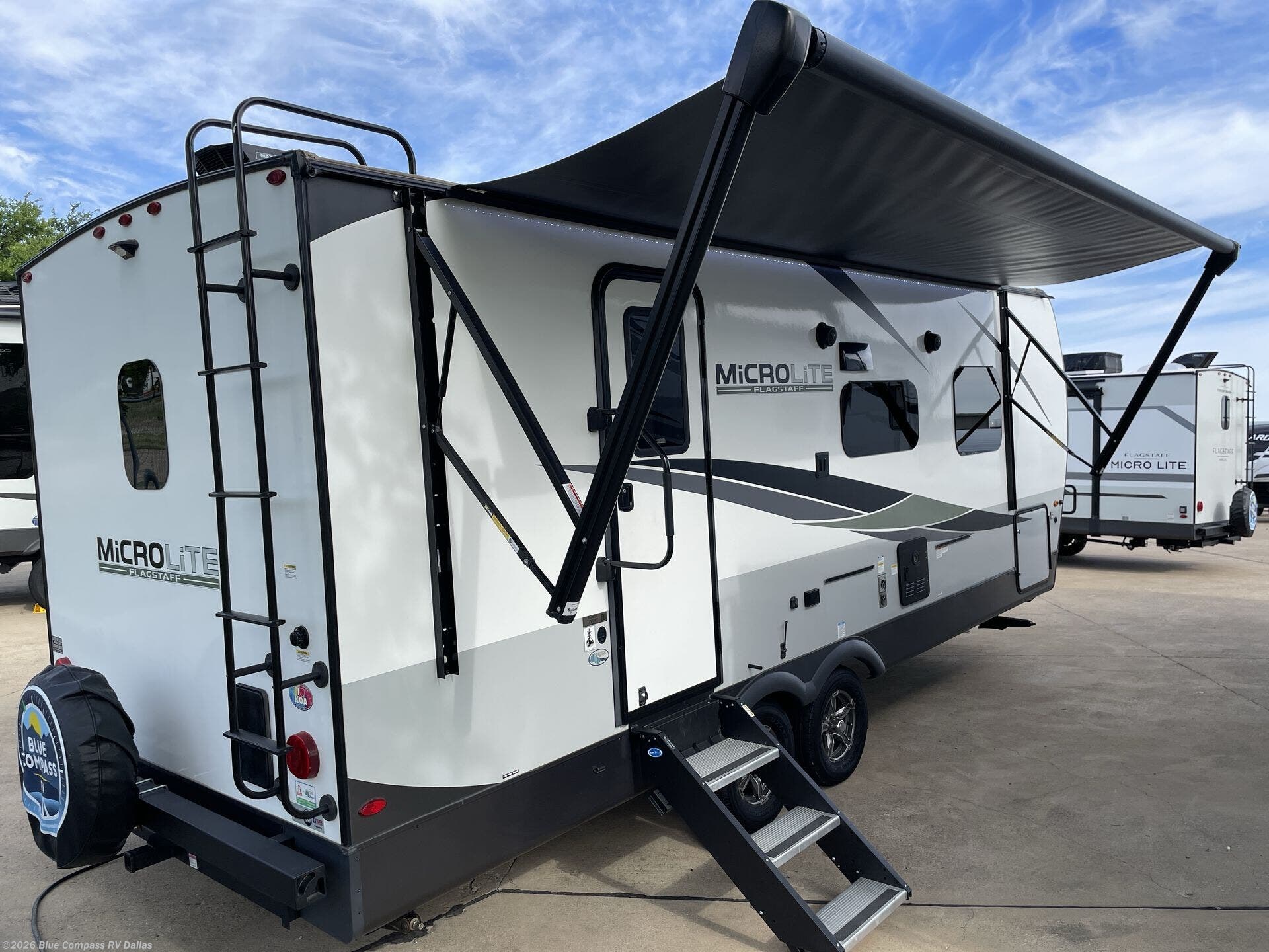 2023 Flagstaff Micro Lite 25FBLS by Forest River from Blue Compass RV Dallas in Mesquite, Texas