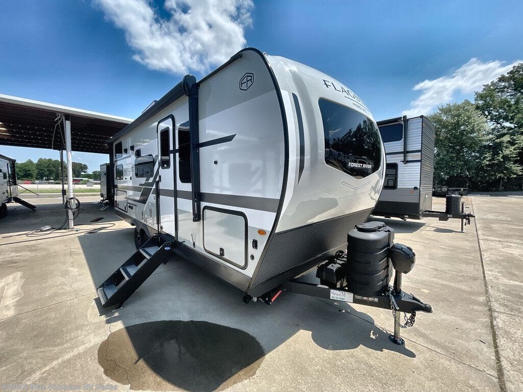 2026 Flagstaff Micro Lite 25BRDS by Forest River from Blue Compass RV Dallas in Mesquite, Texas