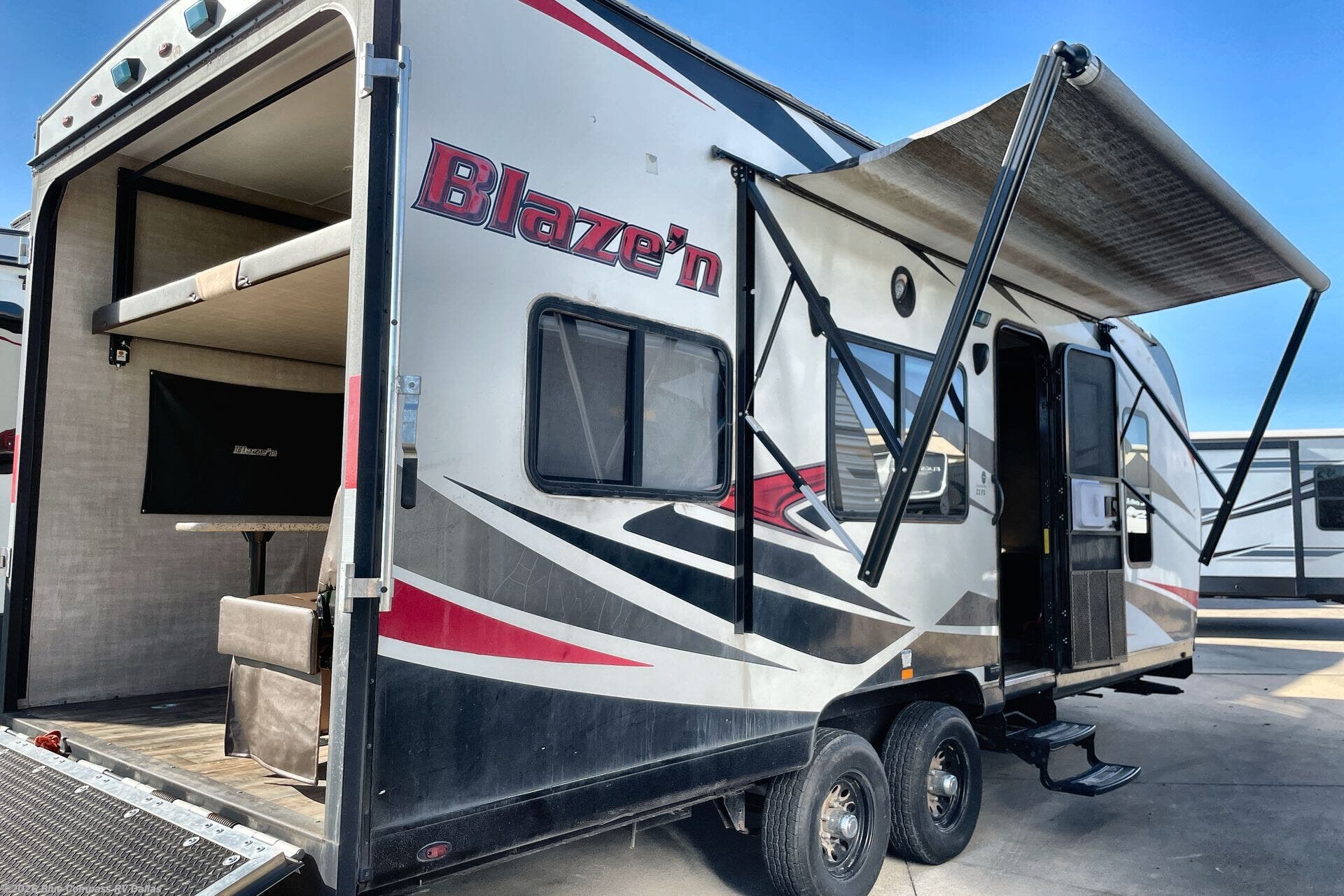 Used 2017 Pacific Coachworks Blaze'n 22FS available in Mesquite, Texas