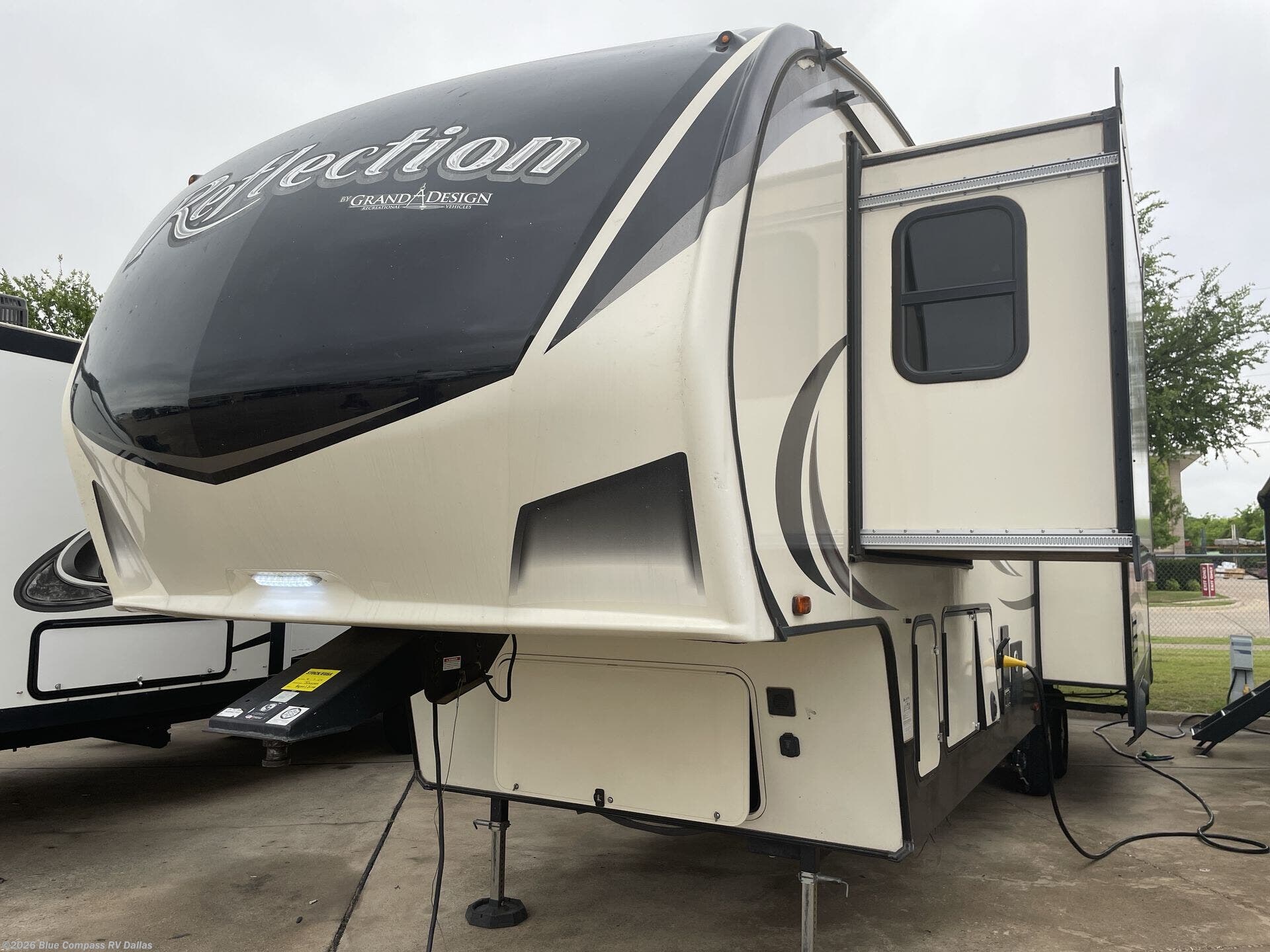 Used 2018 Grand Design Reflection 337RL available in Mesquite, Texas