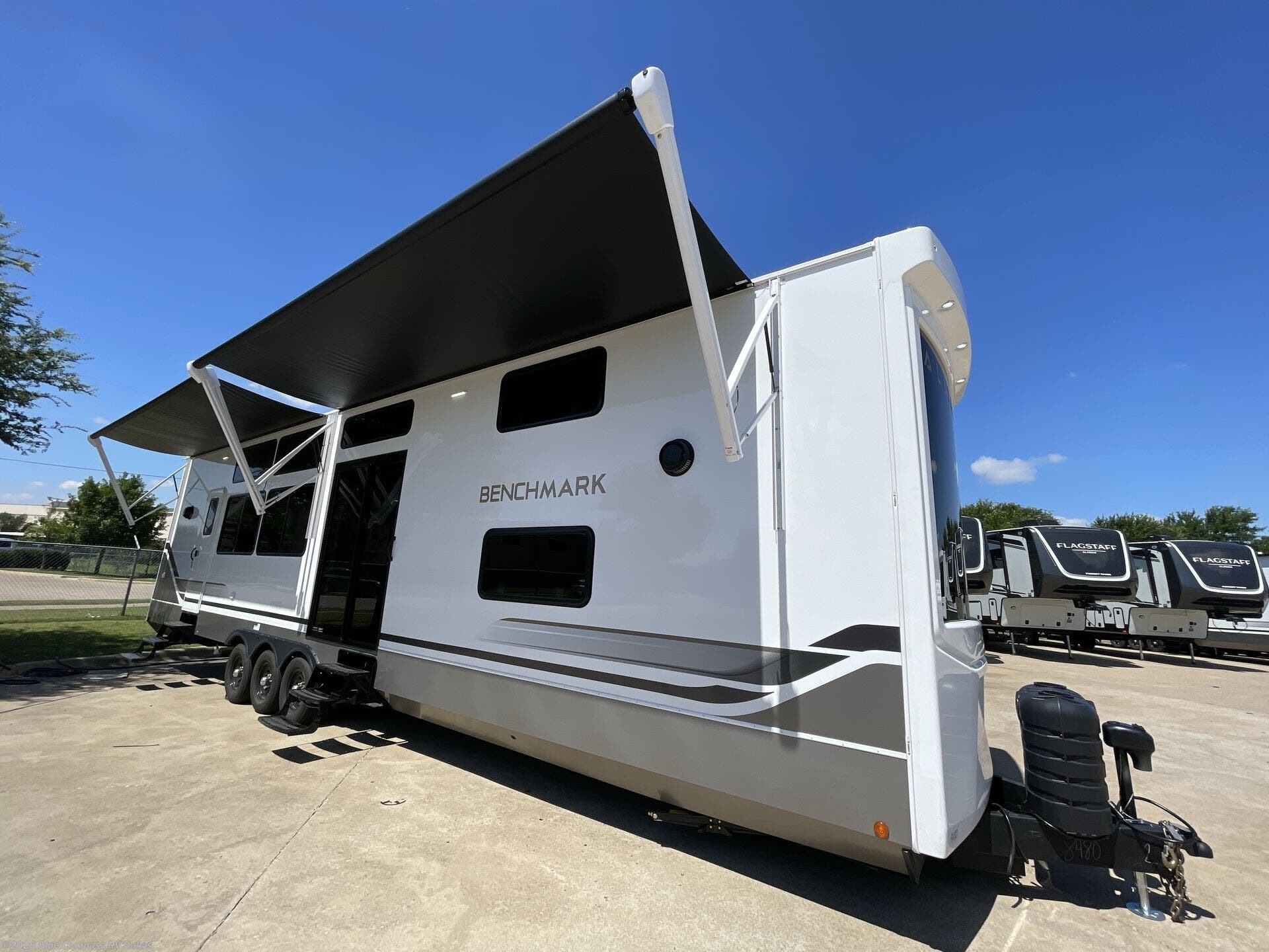 2026 Benchmark 44LFT by Alliance RV from Blue Compass RV Dallas in Mesquite, Texas
