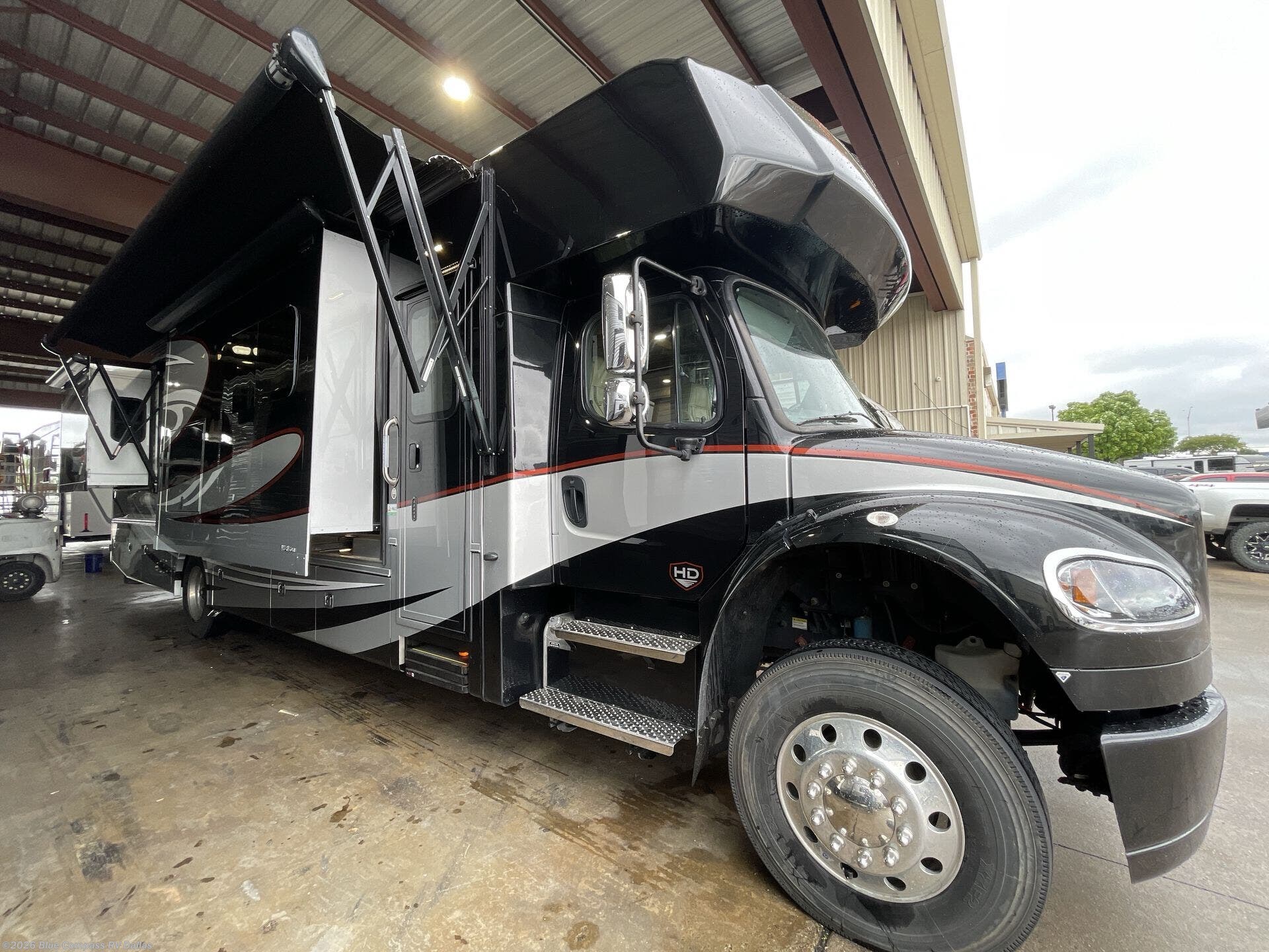 2021 Dynamax Corp Force HD 37TS HD - Used Class C For Sale by Blue Compass RV Dallas in Mesquite, Texas