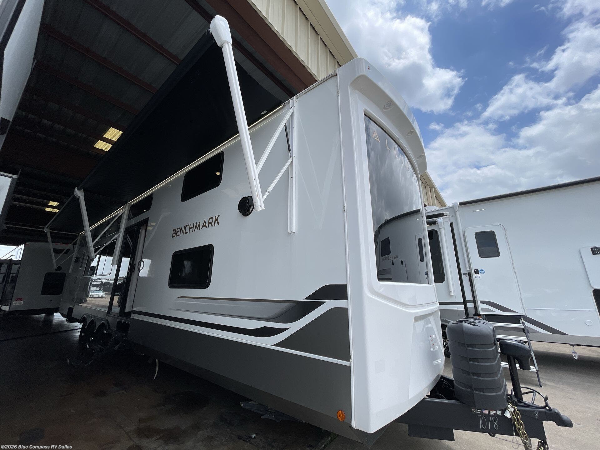 2026 Benchmark 44LFT by Alliance RV from Blue Compass RV Dallas in Mesquite, Texas