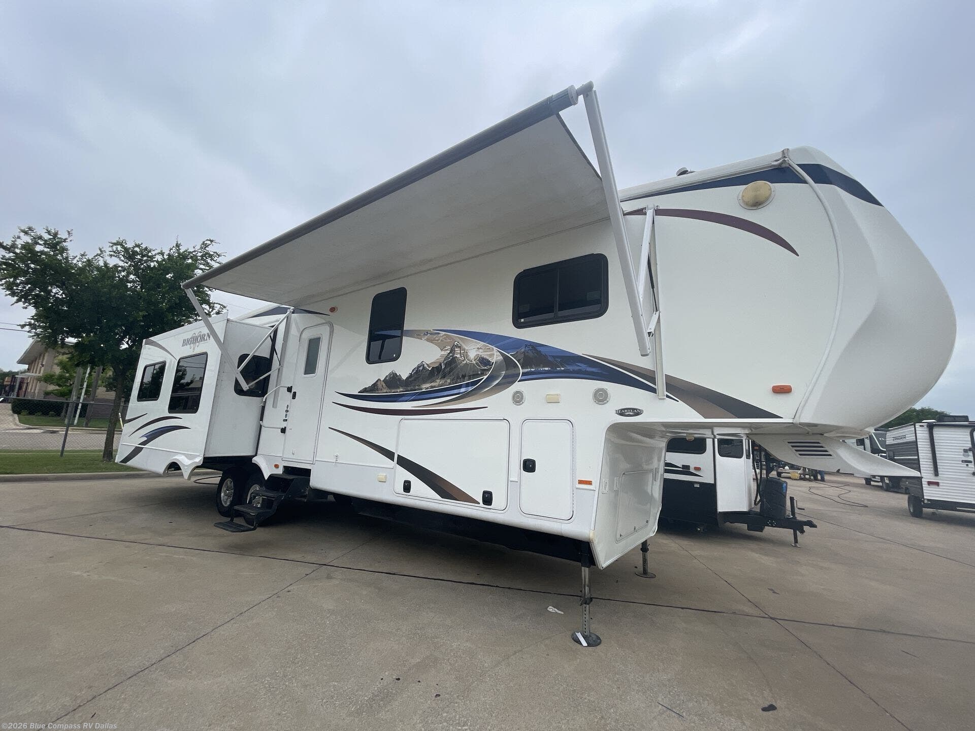 2012 Bighorn 3610RE by Heartland from Blue Compass RV Dallas in Mesquite, Texas