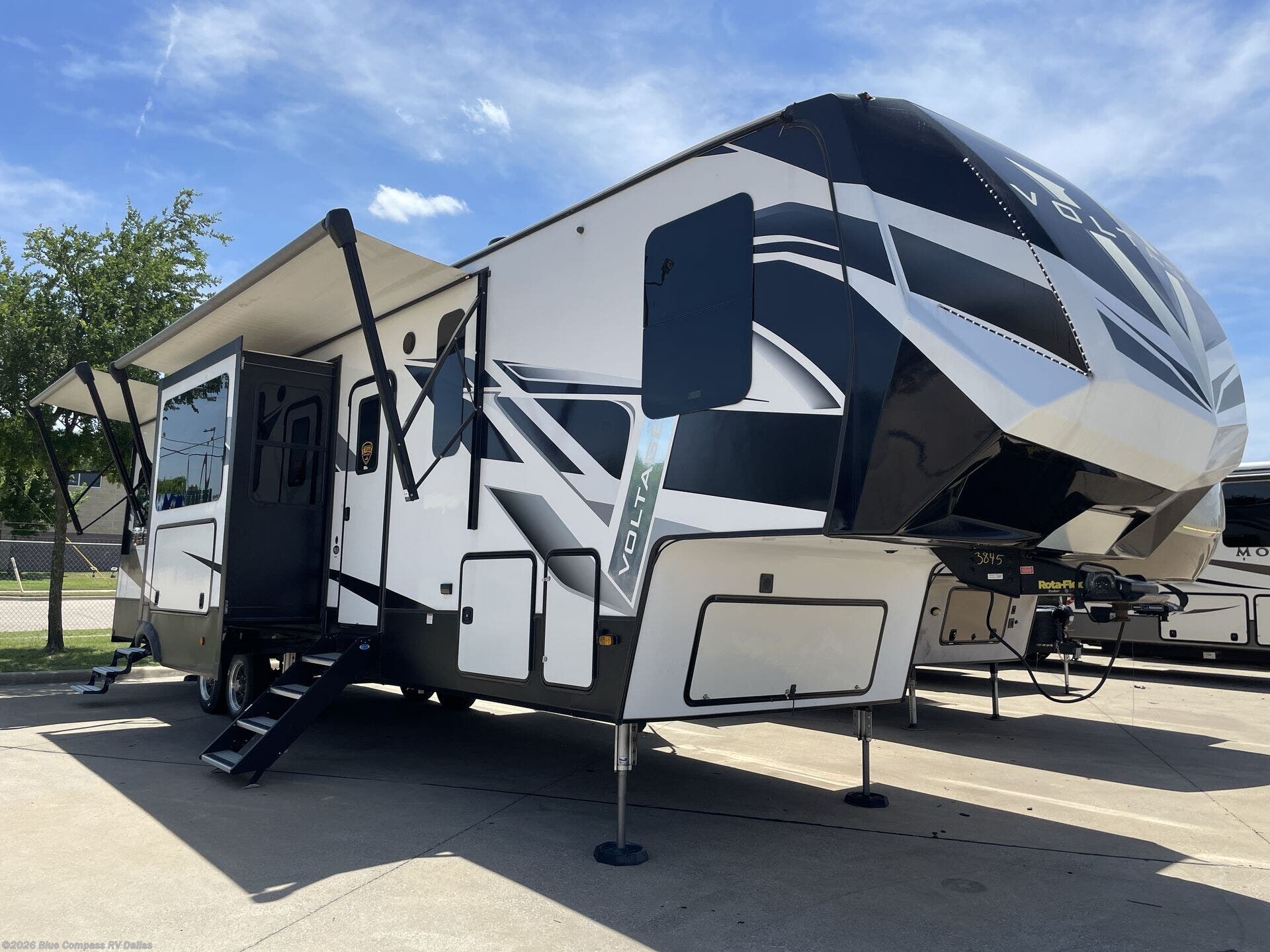 Used 2021 Dutchmen Voltage 3845 available in Mesquite, Texas