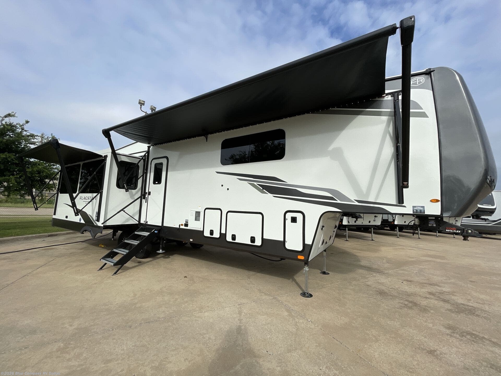 2026 Flagstaff Classic 401CFB by Forest River from Blue Compass RV Dallas in Mesquite, Texas