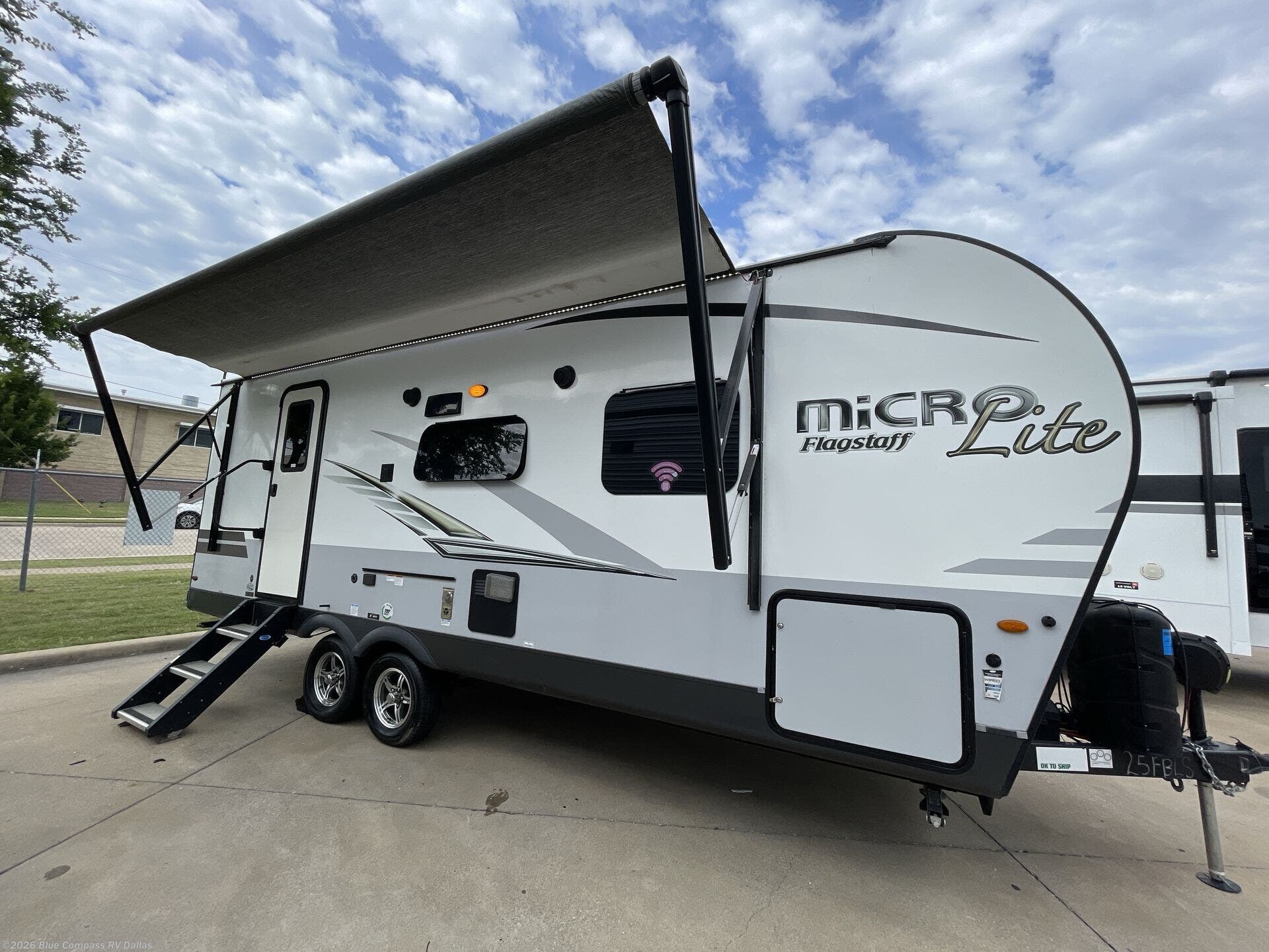2020 Flagstaff Micro Lite 25FBLS by Forest River from Blue Compass RV Dallas in Mesquite, Texas