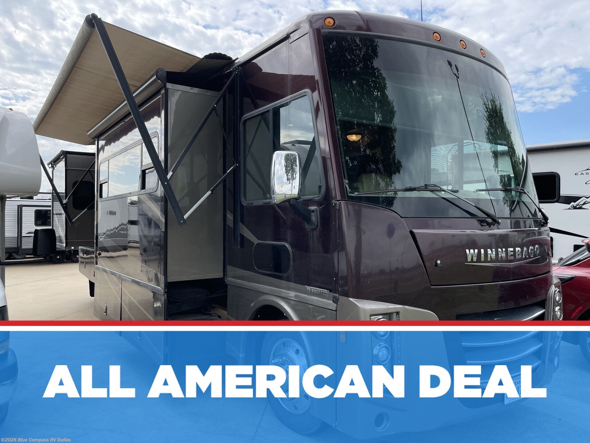 2016 Winnebago Sightseer 33C - Used Class A For Sale by Blue Compass RV Dallas in Mesquite, Texas features Slideout