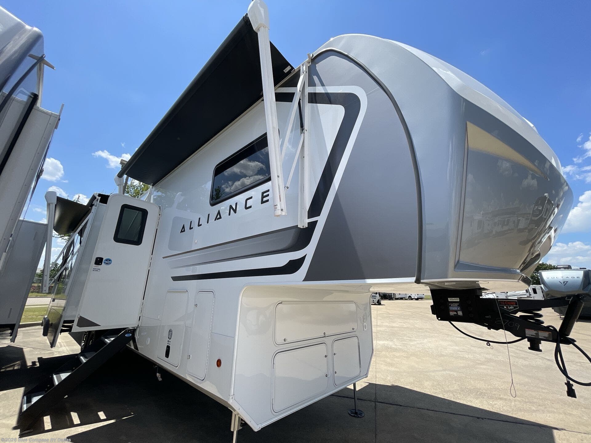2027 Paradigm 395DS by Alliance RV from Blue Compass RV Dallas in Mesquite, Texas