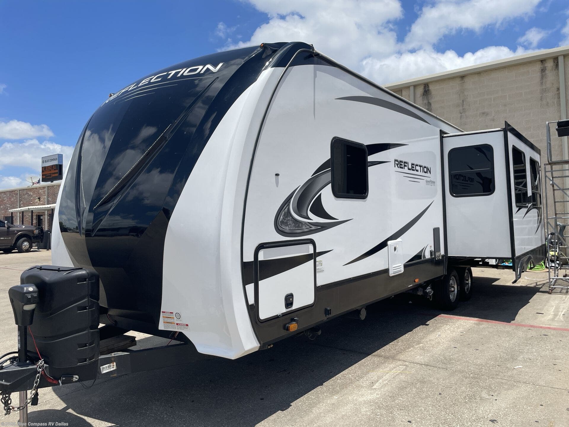 Used 2023 Grand Design Reflection 297RSTS available in Mesquite, Texas
