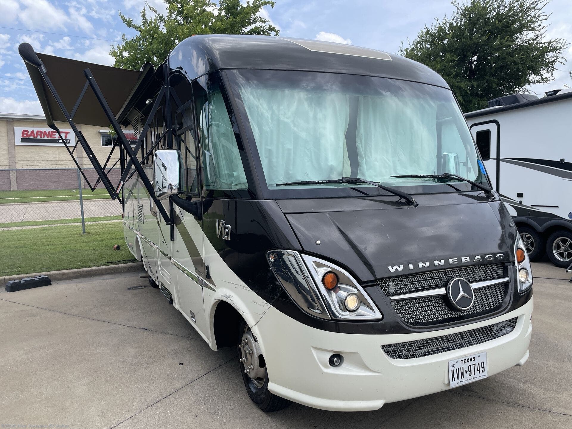 Used 2017 Winnebago Via 25T available in Mesquite, Texas