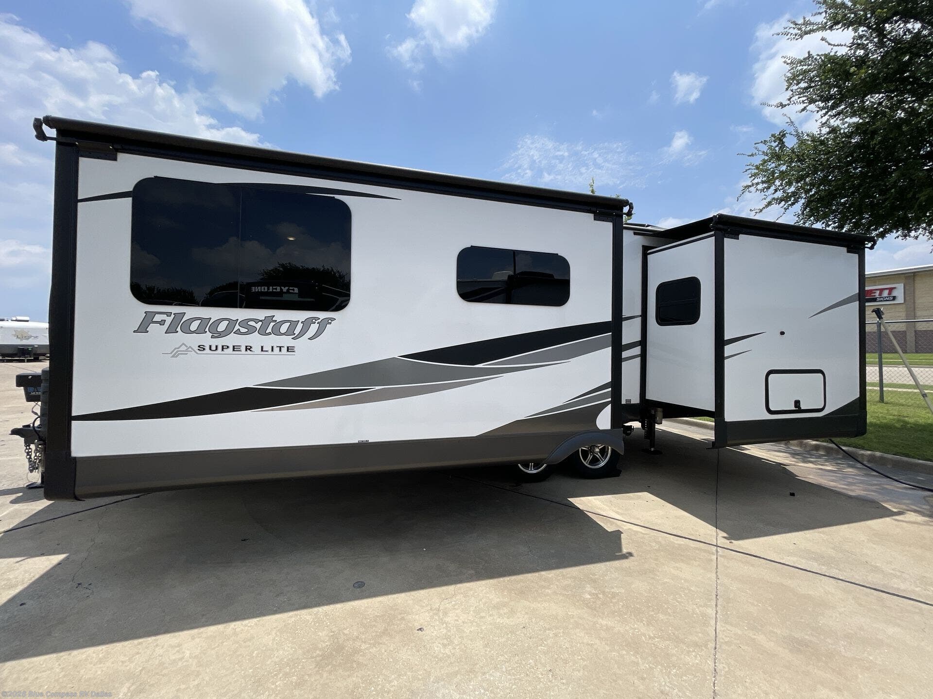 2025 Forest River Flagstaff 26FKBS - Used Travel Trailer For Sale by Blue Compass RV Dallas in Mesquite, Texas features Slideout