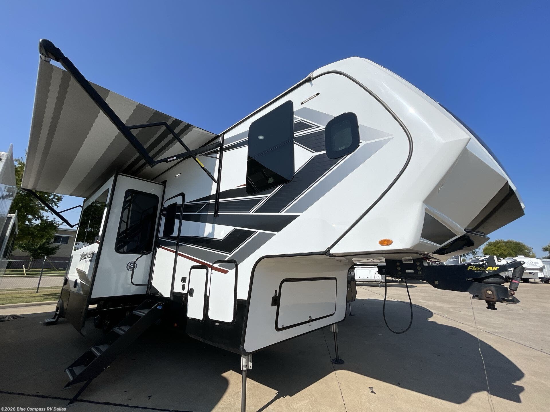 2022 Momentum M-Class 349M by Grand Design from Blue Compass RV Dallas in Mesquite, Texas
