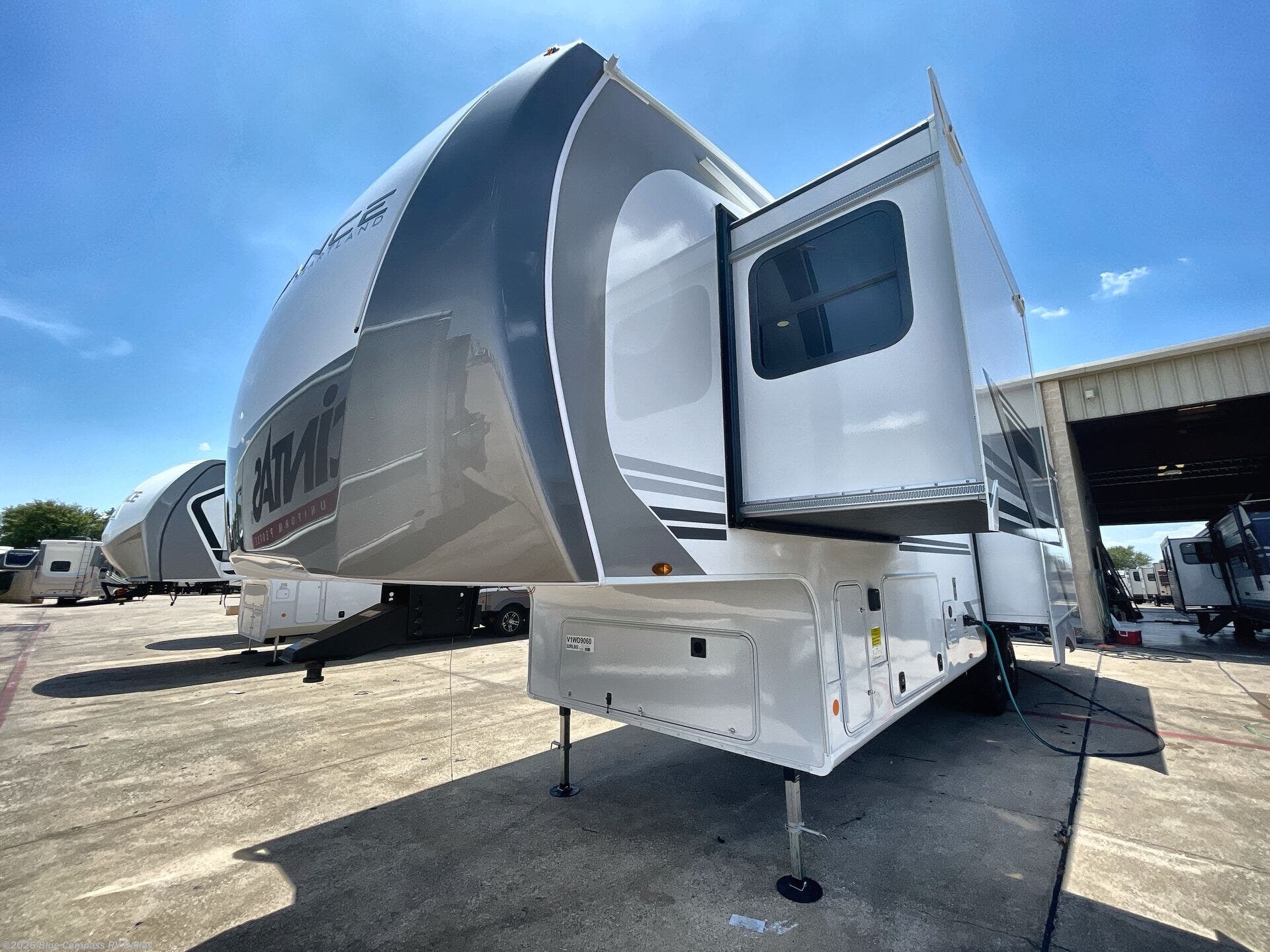 New 2027 Heartland Sundance 32RLBS available in Mesquite, Texas
