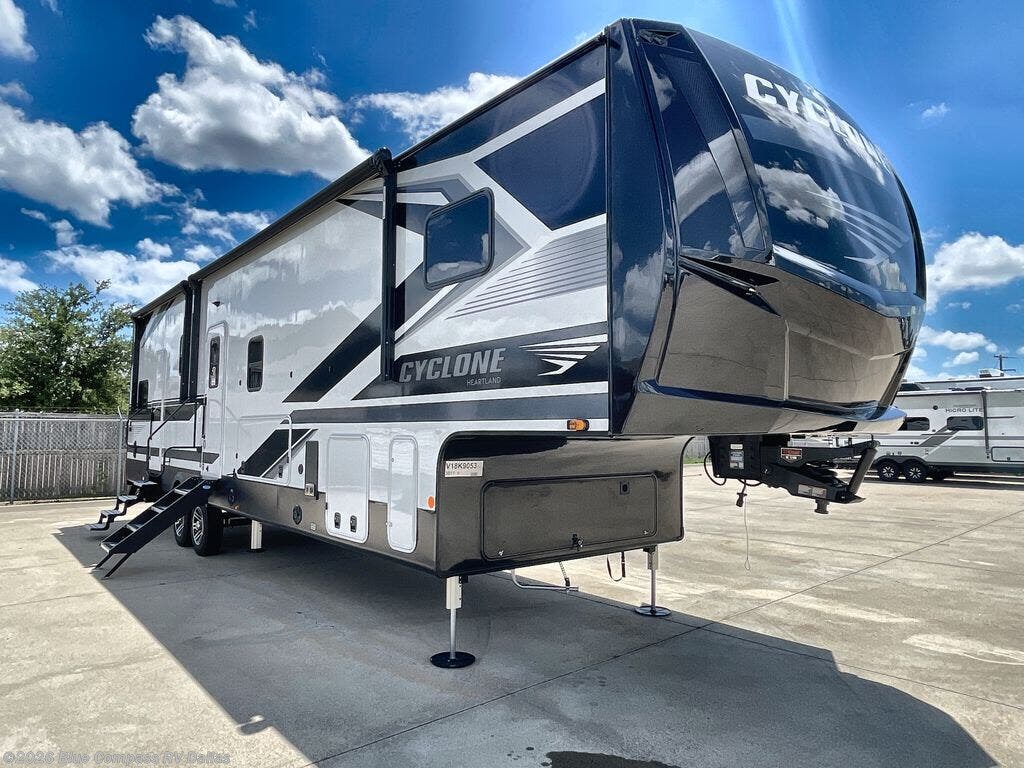 2027 Cyclone 3511 by Heartland from Blue Compass RV Dallas in Mesquite, Texas