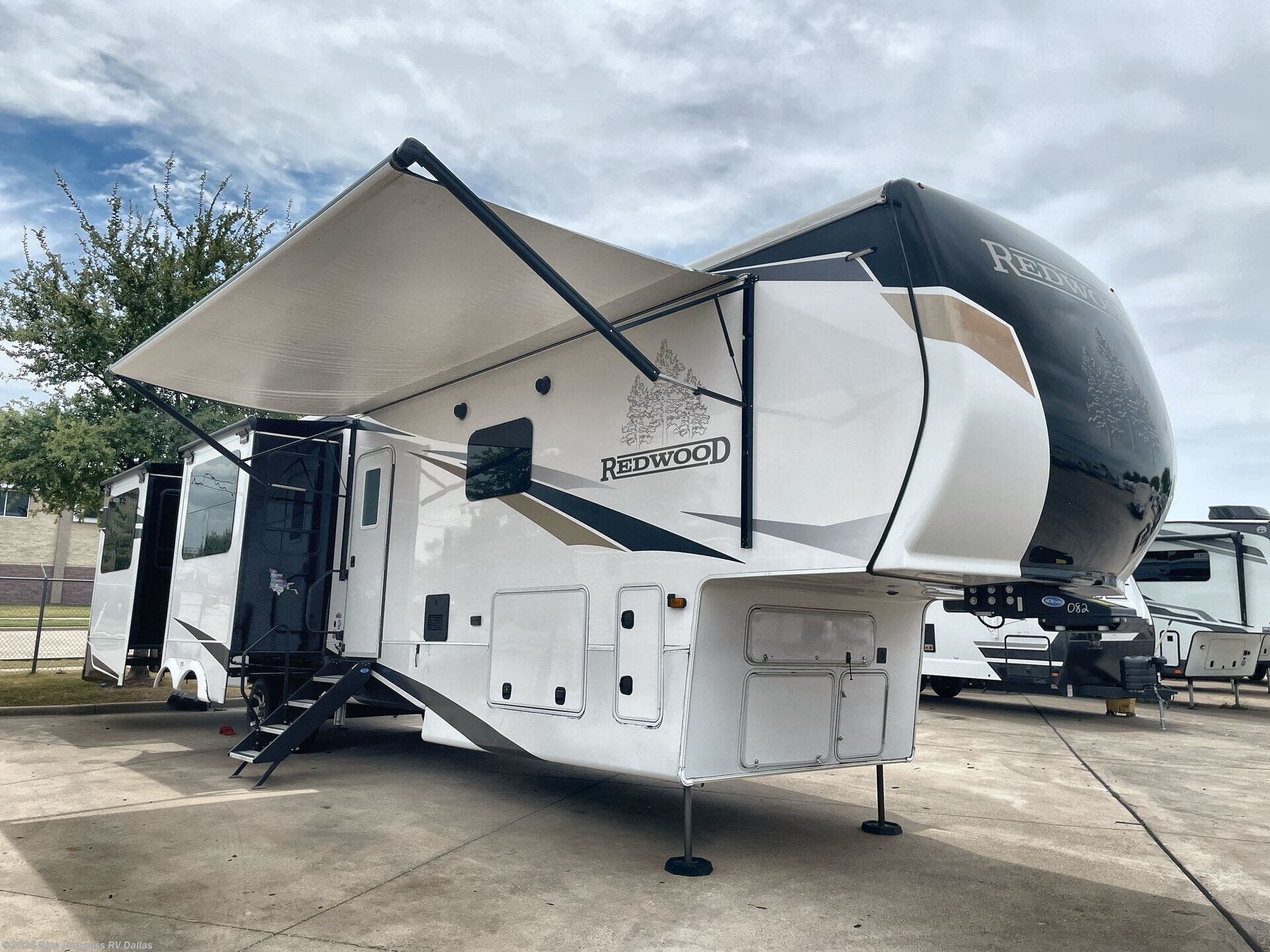 2023 CrossRoads Redwood 4150RD - Used Fifth Wheel For Sale by Blue Compass RV Dallas in Mesquite, Texas