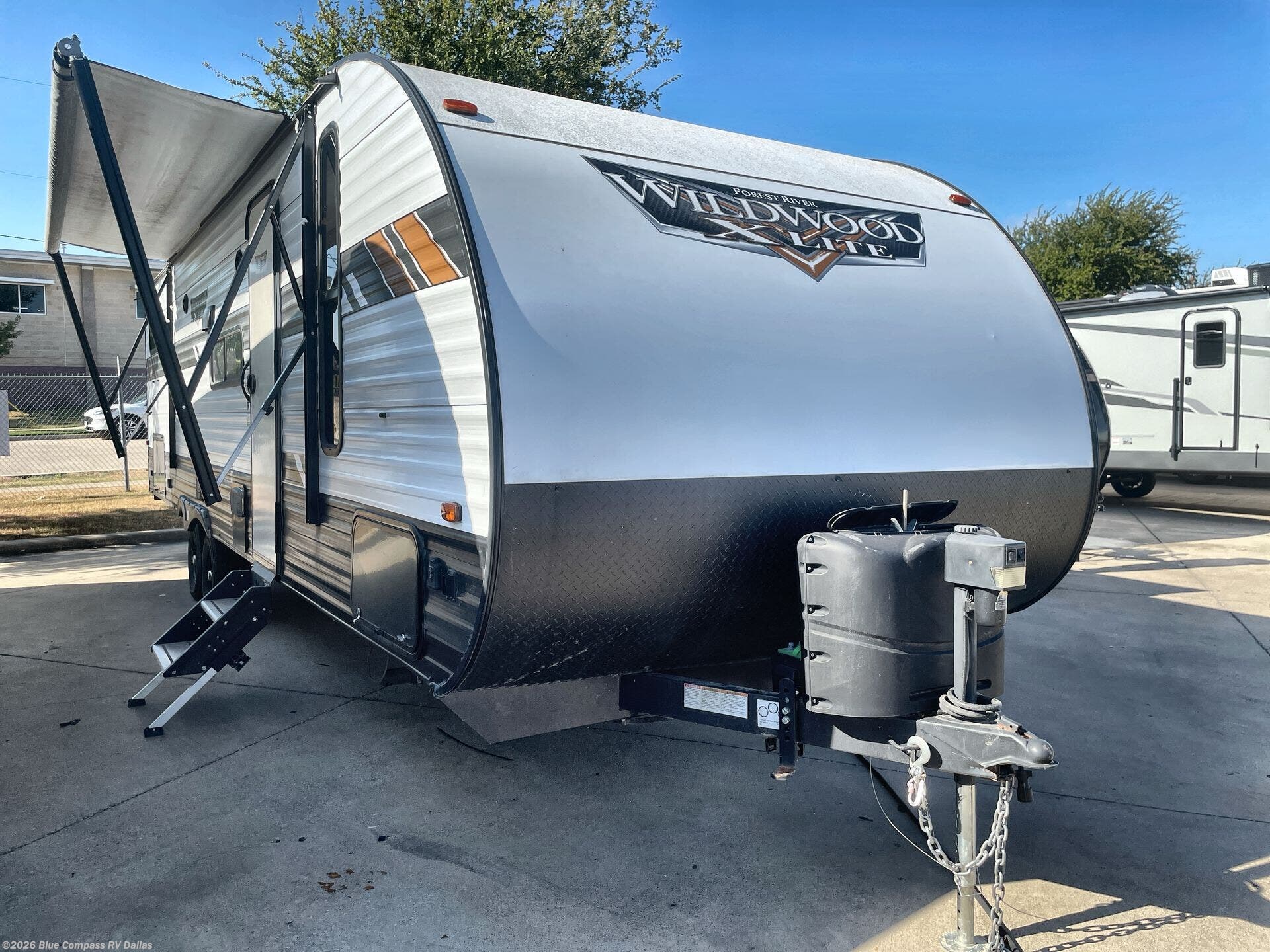 2021 Forest River Wildwood Heritage Glen 273RL - Used Fifth Wheel For Sale by Blue Compass RV Dallas in Mesquite, Texas