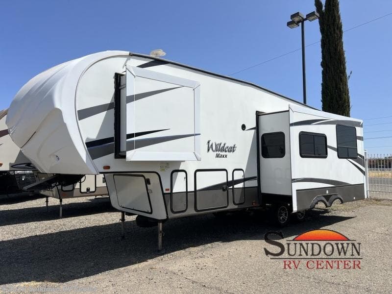 2019 Forest River Wildcat Maxx 262RGX - Used Fifth Wheel For Sale by Sundown RV Center in Atwater, California