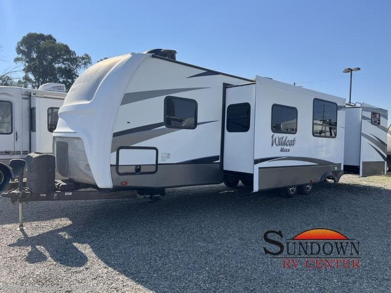 2019 Forest River Wildcat Maxx 32BHXS - Used Travel Trailer For Sale by Sundown RV Center in Atwater, California
