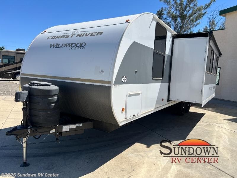 2025 Forest River Wildwood X-Lite 273QBXL - Used Travel Trailer For Sale by Sundown RV Center in Atwater, California