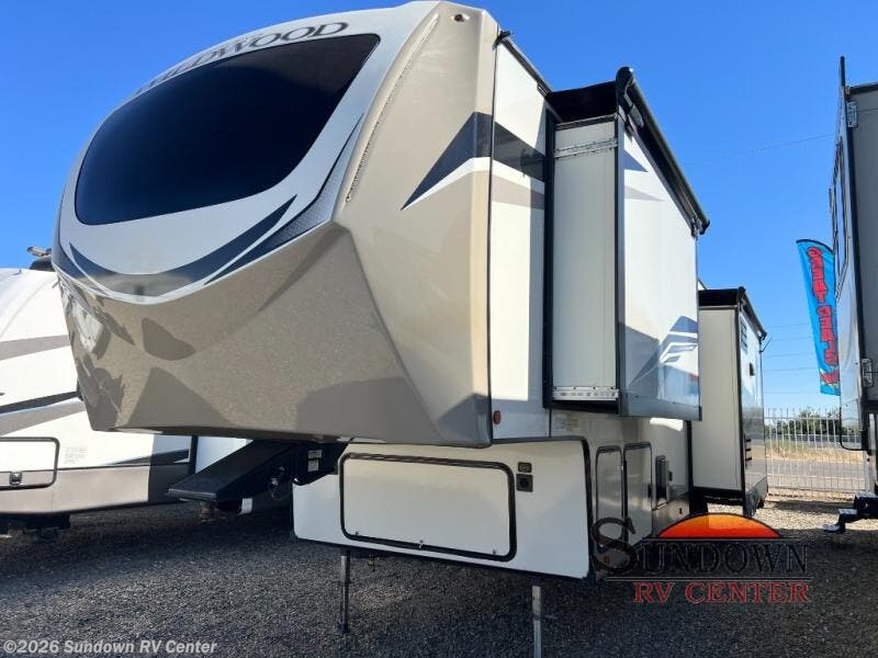 2022 Forest River Wildwood Heritage Glen 290RL - Used Fifth Wheel For Sale by Sundown RV Center in Atwater, California