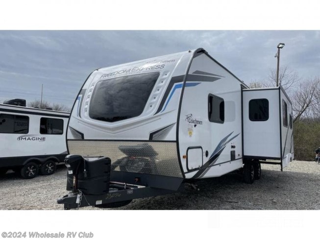 2022 Coachmen Freedom Express Ultra Lite 294BHDS - New Travel Trailer For Sale by Wholesale RV Club in , Ohio