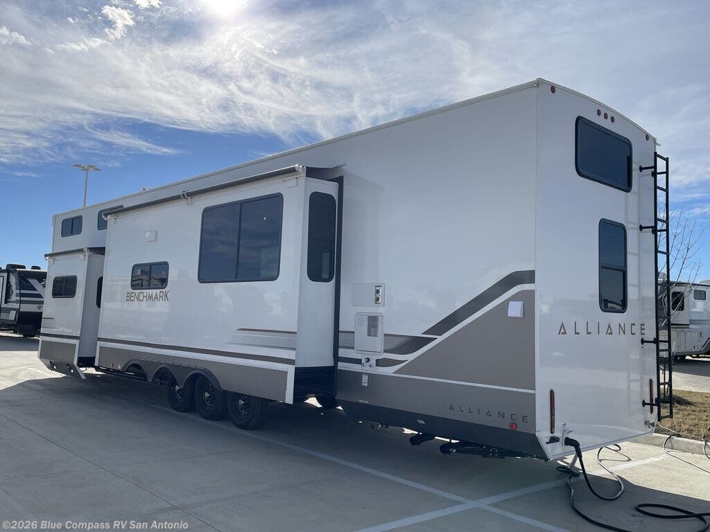 New 2025 Alliance RV Benchmark 44LFT available in San Antonio, Texas
