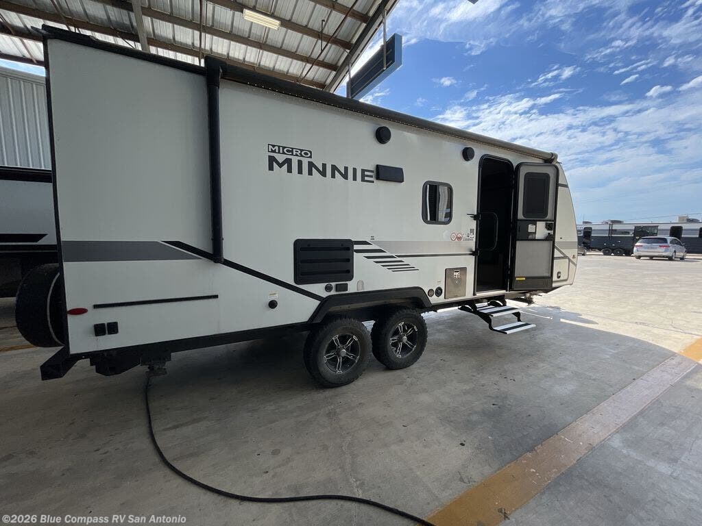 2022 Winnebago Micro Minnie 2306BHS - Used Travel Trailer For Sale by Blue Compass RV San Antonio in San Antonio, Texas