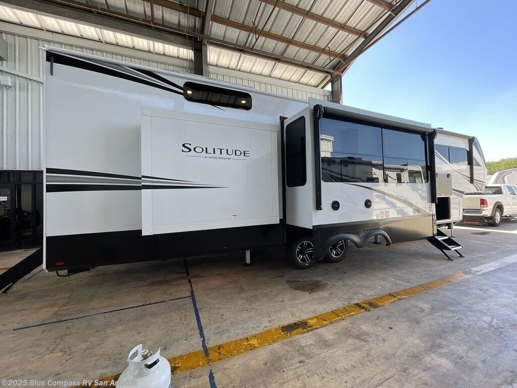 2026 Grand Design Solitude 391DL - New Fifth Wheel For Sale by Blue Compass RV San Antonio in San Antonio, Texas