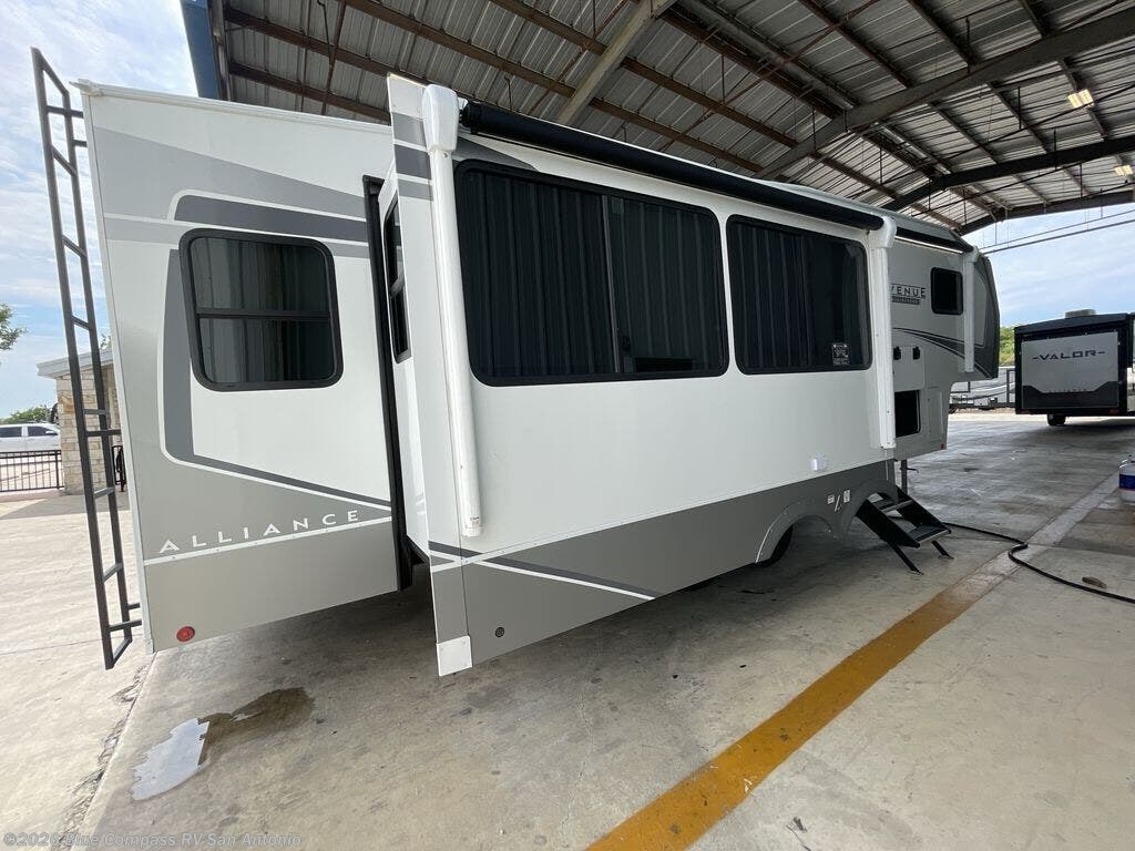 New 2026 Alliance RV Avenue All-Access 29RL available in San Antonio, Texas