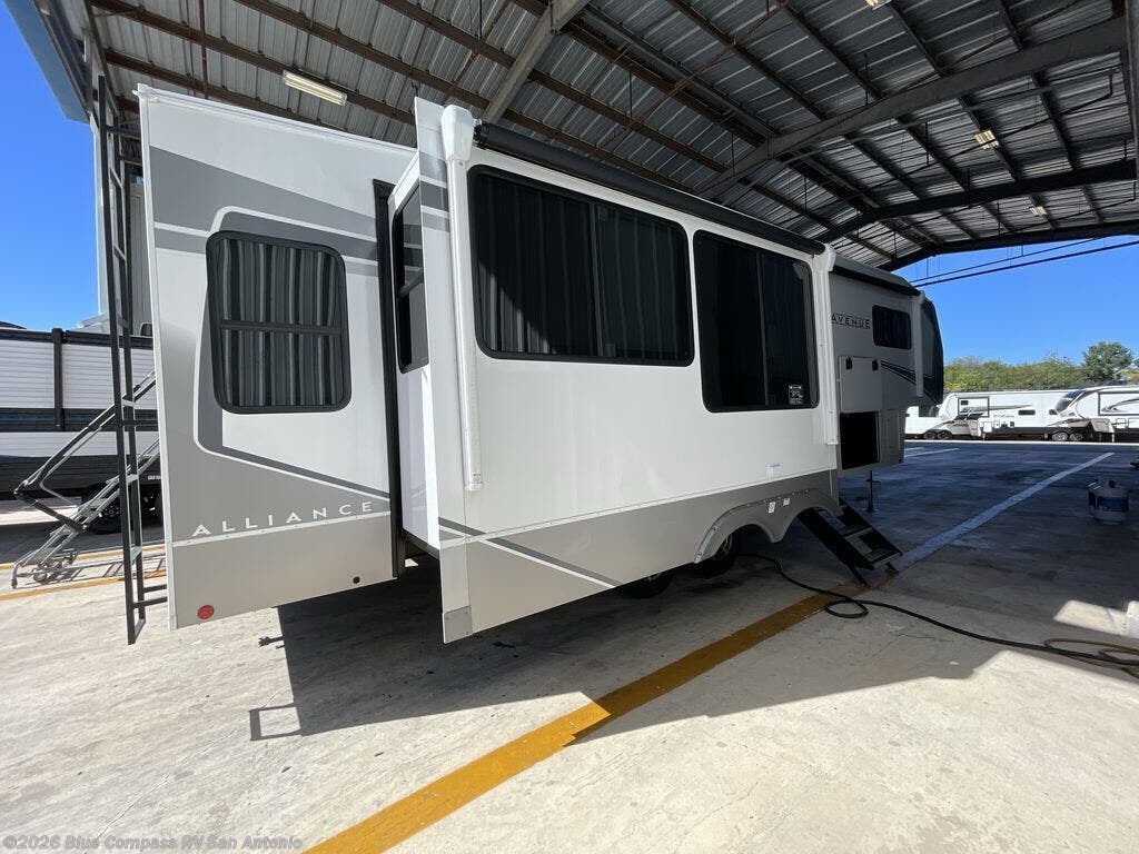 New 2026 Alliance RV Avenue 32RLS available in San Antonio, Texas