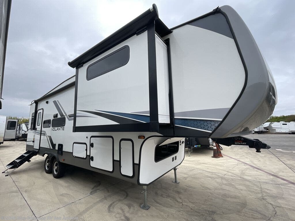 2024 CrossRoads Volante 270EL - Used Fifth Wheel For Sale by Blue Compass RV San Antonio in San Antonio, Texas