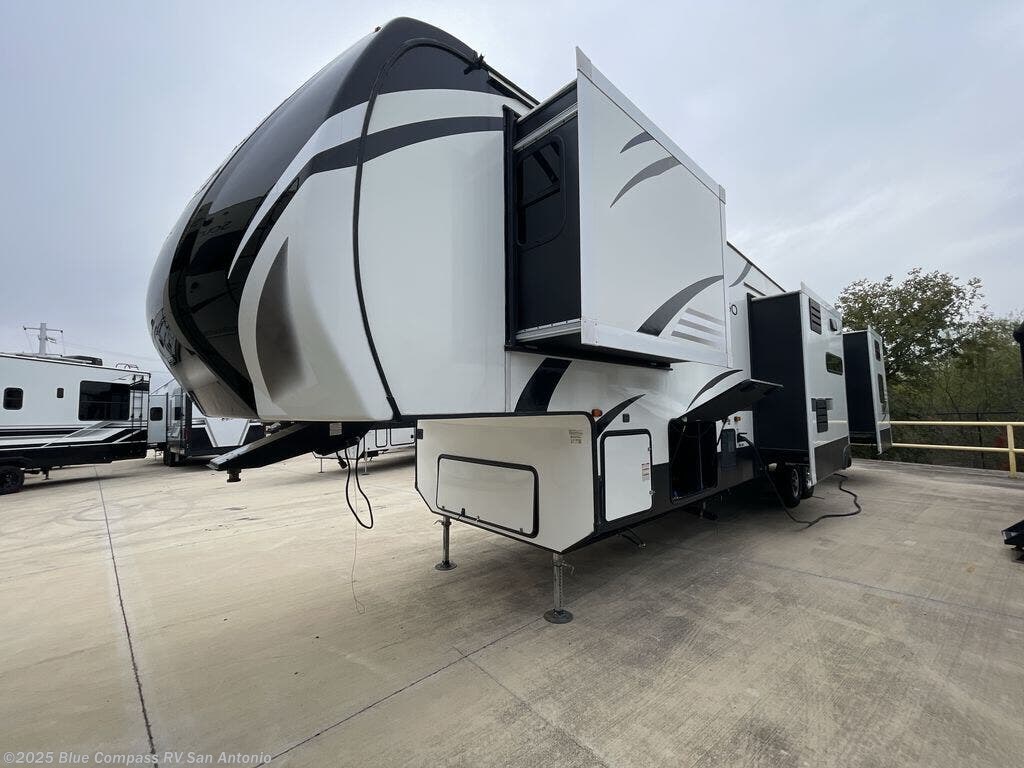 Used 2021 K-Z Durango 348bhf available in San Antonio, Texas