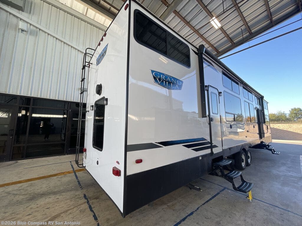 Used 2023 Forest River Salem Grand Villa 42VIEW available in San Antonio, Texas